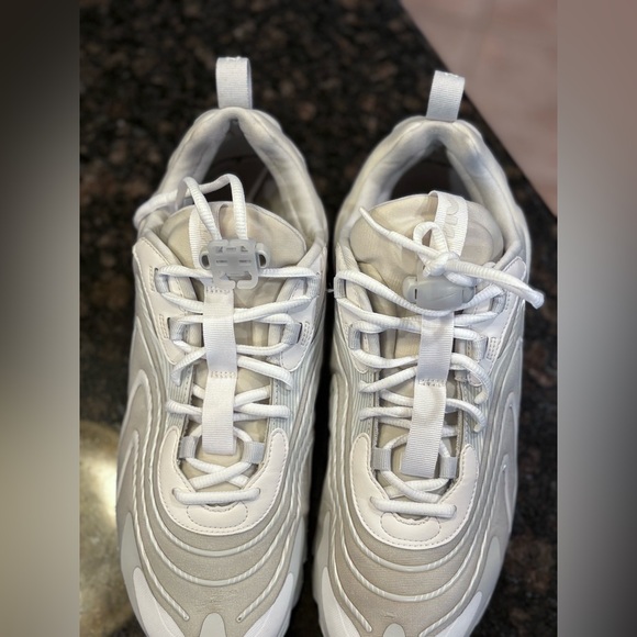 Nike Air Max Sz 10 Preowned 270 React ENG
Photon Dust - Picture 4 of 7